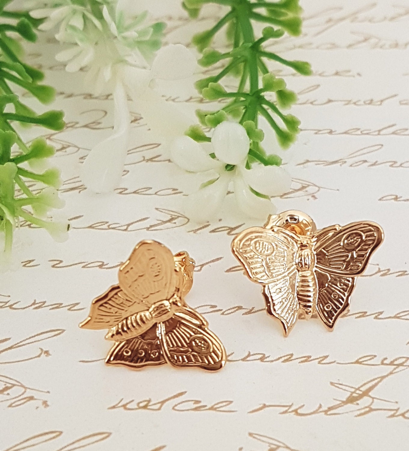 Schmetterling Ohrringe, Ohrstecker, Gold Zierliche Gold Ohrstecker Schmuck, Tier Ohrringe Schmetterling Ohrringe, Ohrstecker, Gold Zierliche Gold Ohrstecker Schmuck, Tier Ohrringe von gazellejewelry
