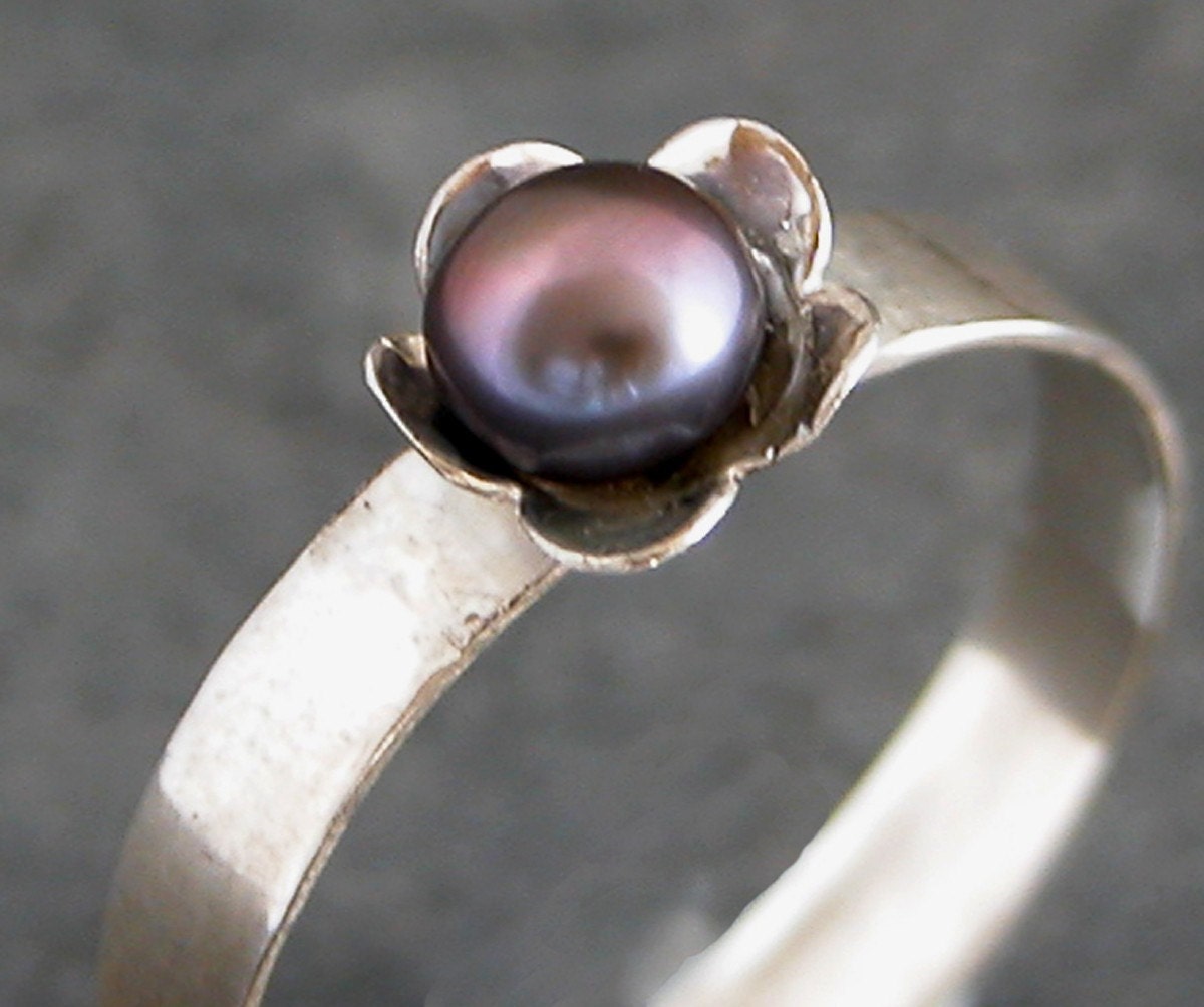 Silber Blumenring, Perle Eco Freundlicher Schmuck, Recyceltes Sterling Perlenschmuck, Blumenschmuck Silber Blumenring, Perle Eco Freundlicher Schmuck, Recyceltes Sterling Perlenschmuck, Blumenschmuck von gazellejewelry