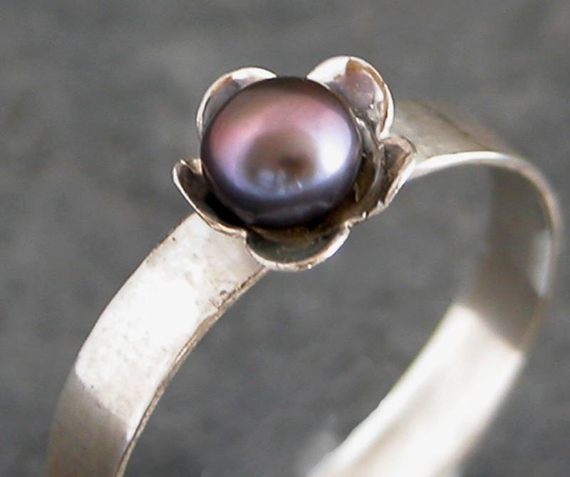Silber Blumenring, Perle Eco Freundlicher Schmuck, Recyceltes Sterling Perlenschmuck, Blumenschmuck von gazellejewelry