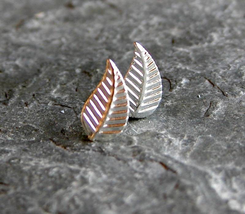 Silber Ohrstecker, Blatt Ohrringe, Natur Kleine Blätter Zierliche Ohrringe von gazellejewelry