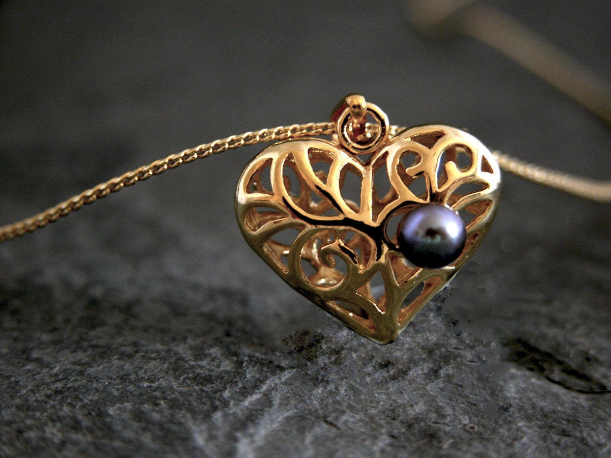 Valentinstag Halskette, Herz Anhänger, Schwarze Perle Juni Birthstone, Gold Birthston Halskette Valentinstag Halskette, Herz Anhänger, Schwarze Perle Juni Birthstone, Gold Birthston Halskette von gazellejewelry