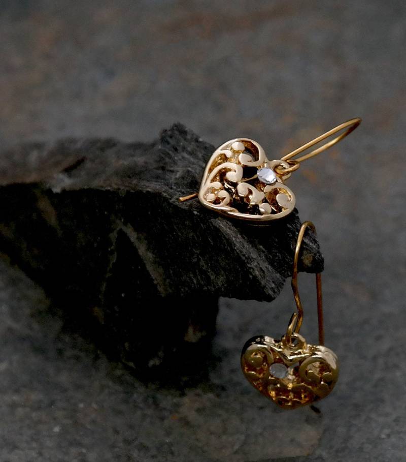 Valentinstag Mutter Geschenk, Gold Liebe Herz Ohrringe, Schmuck, Ohrringe von gazellejewelry