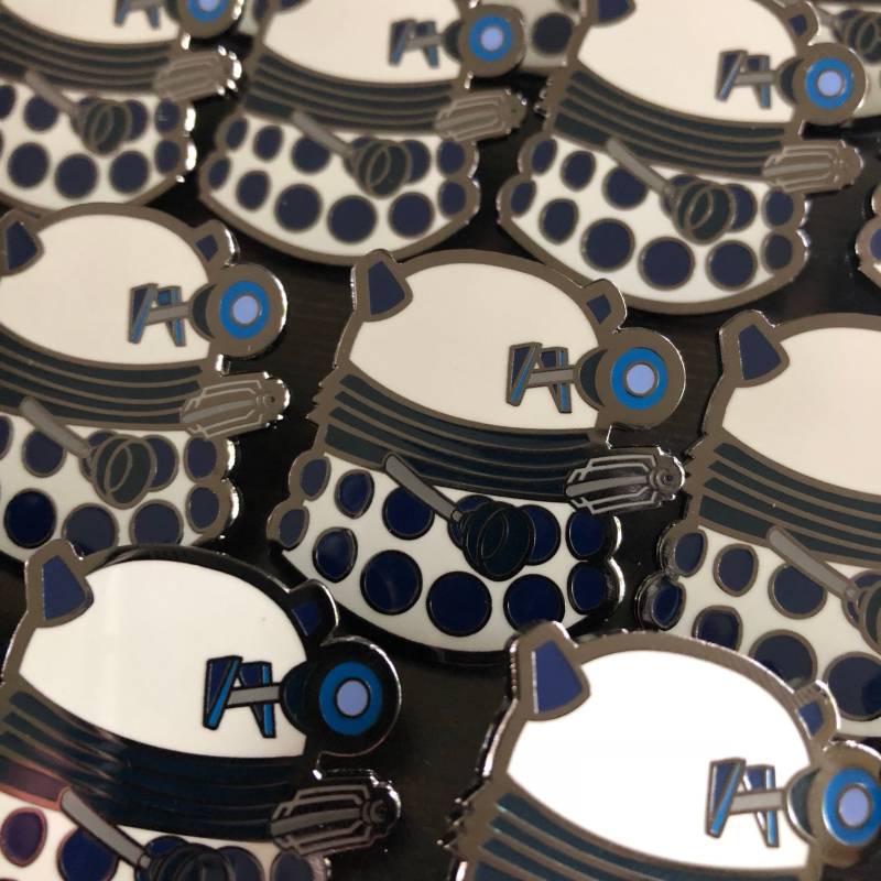 Kleiner Exterminator Emaille Pin von geekboypress