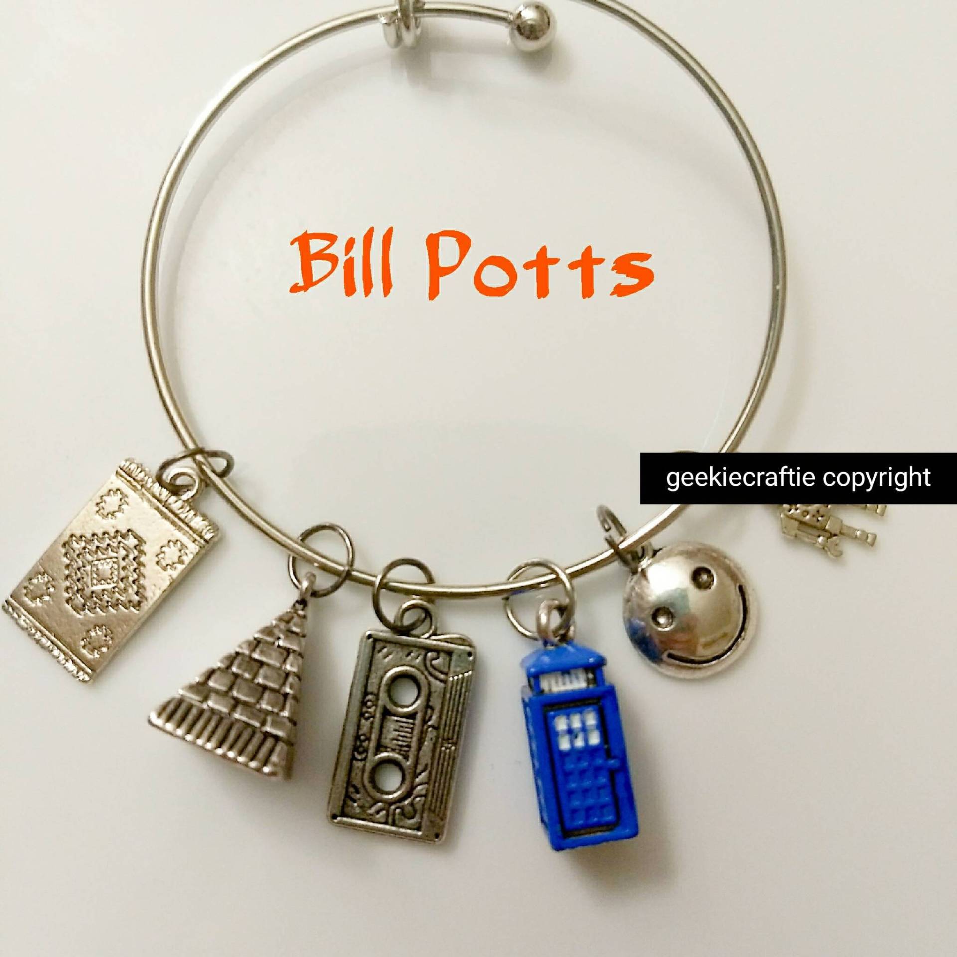 Bill Potts Doctor's Companion Bettelarmband Doctor Who Inspirierter Schmuck Pearl Mackie Bill Potts Doctor's Companion Bettelarmband Doctor Who Inspirierter Schmuck Pearl Mackie von geekiecraftie