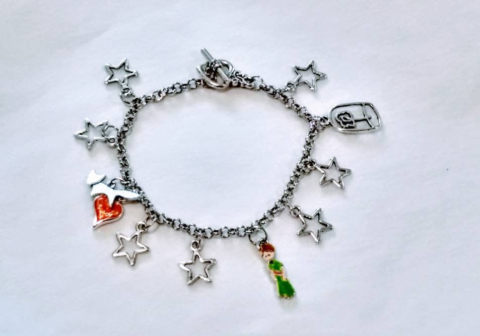 Der Kleine Prinz - Inspiriertes Bettelarmband Handbemalter Emaille-Charme Der Kleine Prinz - Inspiriertes Bettelarmband Handbemalter Emaille-Charme von geekiecraftie