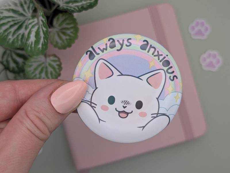Ängstliche Katze Button Kawaii Meme Art, Holo Regenbogen Effekt von geekyfeels