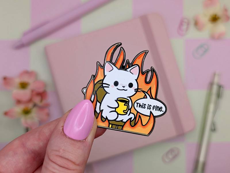 Dies Ist Die Süße Katzen Emaille Pin, Lustig & Süß Meme Brosche, Kawaii Relatable Kitty, Millennials Zitat, Accessoire Für Jacke, Rucksack, Sammler von geekyfeels