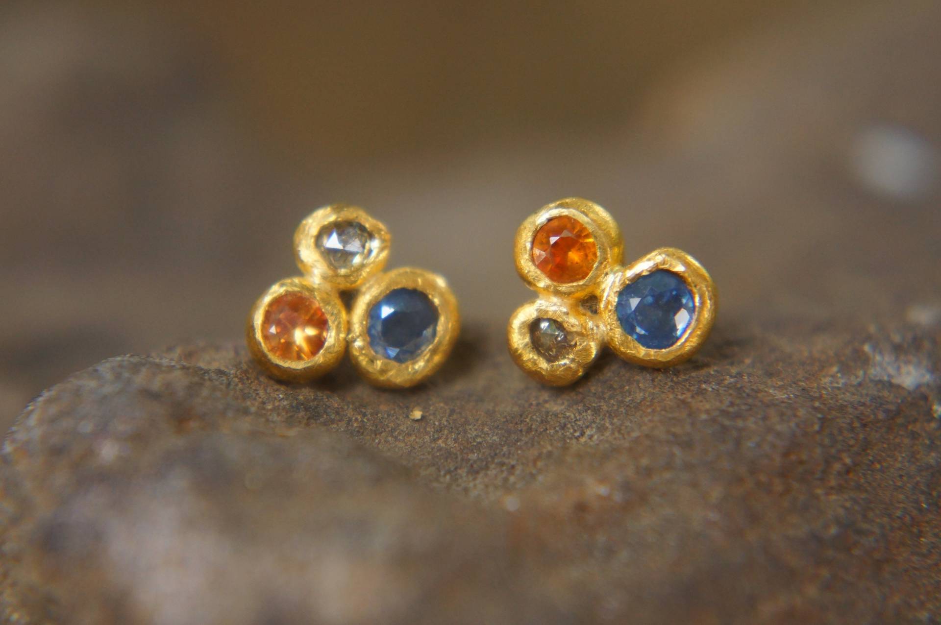24 K Massives Gold //Orange Saphir & Diamanten //Diamant Ohrringe //Ohrstecker //Gold //24 Gold Ohrring von geffenjewelry