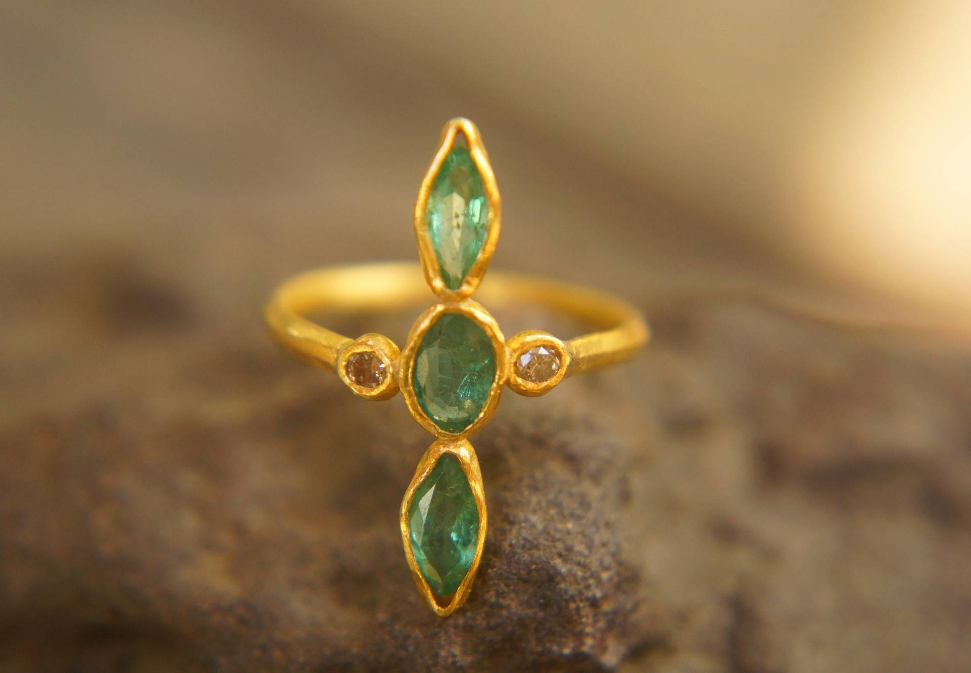 24K Smaragd Und Diamant Ring/Smaragd Ring/Smaragd Ring/24K Gold Ring/24K Ring von geffenjewelry