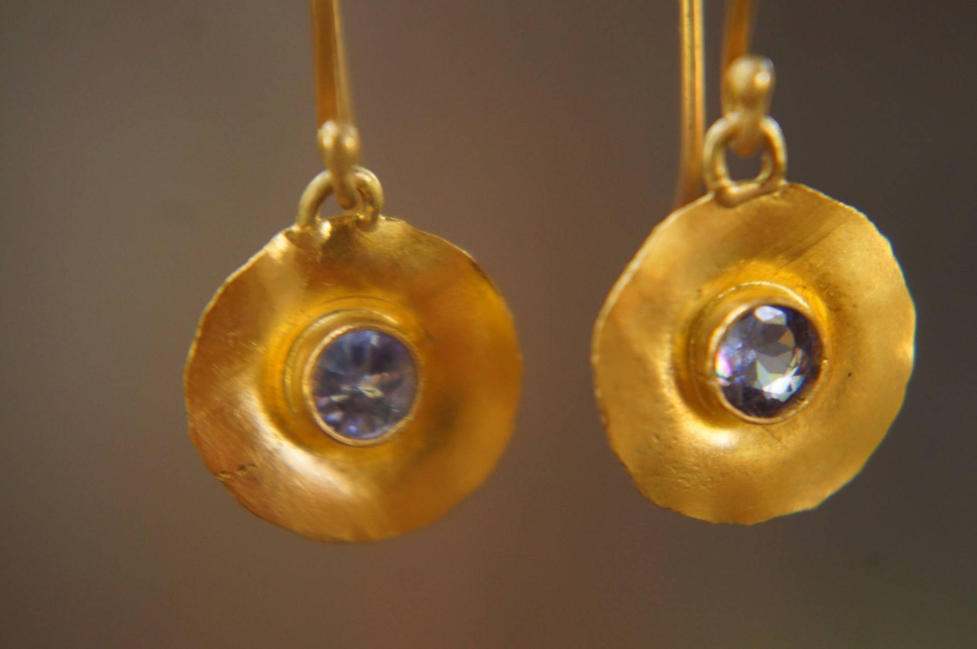 24K Tansanit Lavendel Ohrhänger, Einzelstück, Einzelstück von geffenjewelry