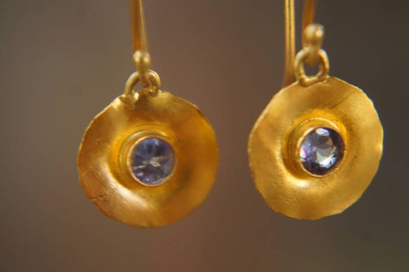 24K Tansanit Lavendel Ohrhänger, Einzelstück, Einzelstück von geffenjewelry