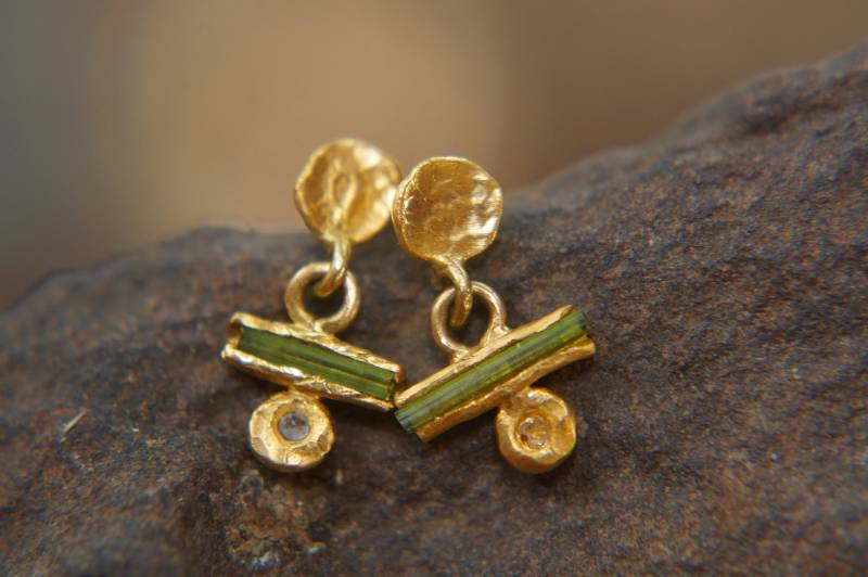 Baumeln Diamant Ohrring/24 K Gold Diamanten Grün Ohrringe Alternative Einzigartige Handwerker Ohrstecker von geffenjewelry