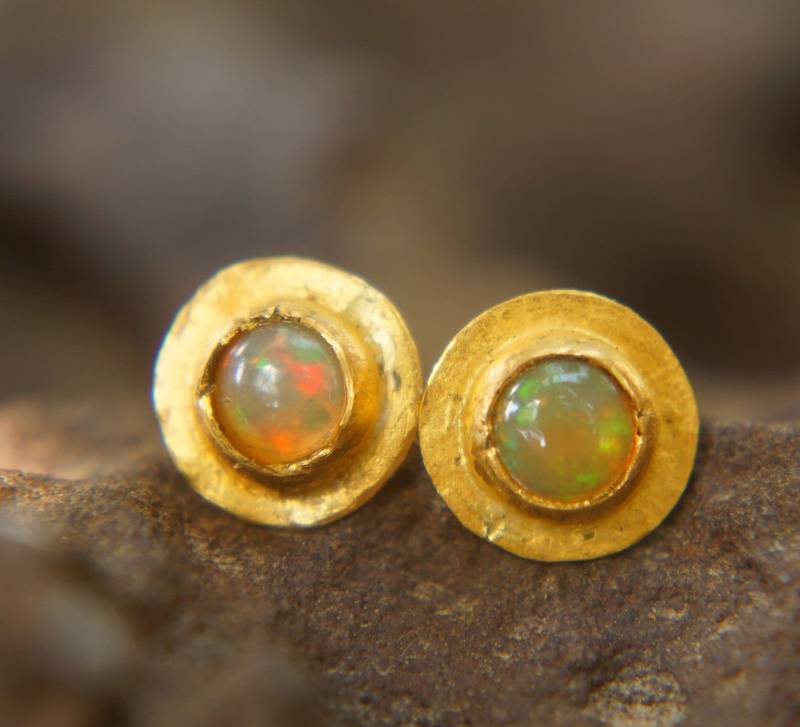 Massive 24K Gold Ohrstecker/24K Opal Ohrstecker/Goldohrstecker/Goldohrstecker/24K Goldohrstecker von geffenjewelry