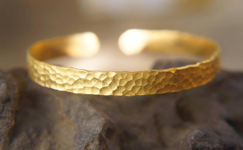 Massives 24K Goldarmband // Große Gold Antikes Rom Armband Gehämmertes Massivgold Frauen Männer Handwerker Massives 24K Goldarmband // Große Gold Antikes Rom Armband Gehämmertes Massivgold Frauen Männer Handwerker von geffenjewelry