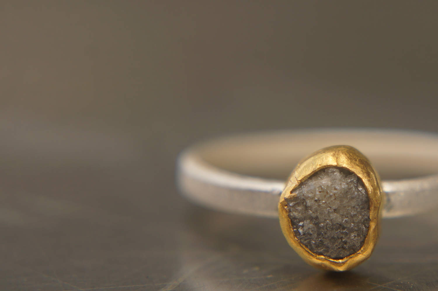 Rohdiamant Ring-Stapelringe Set-Yoavgefen-Rohdiamant Ring-Ungeschnittendiamant Diamant Ring-Alternative Gold Silber Stapelring Handgefertigt von geffenjewelry