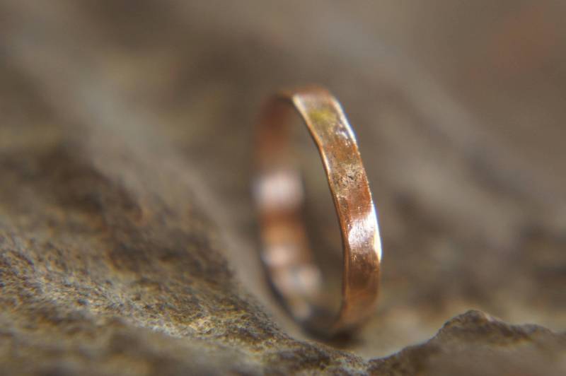 Rose Gold Ehering //18 K Gold //Handwerker Gehämmert Hand Made/Männer Ring Unisex Massives Rot Band Rose Gold Ehering //18 K Gold //Handwerker Gehämmert Hand Made/Männer Ring Unisex Massives Rot Band von geffenjewelry