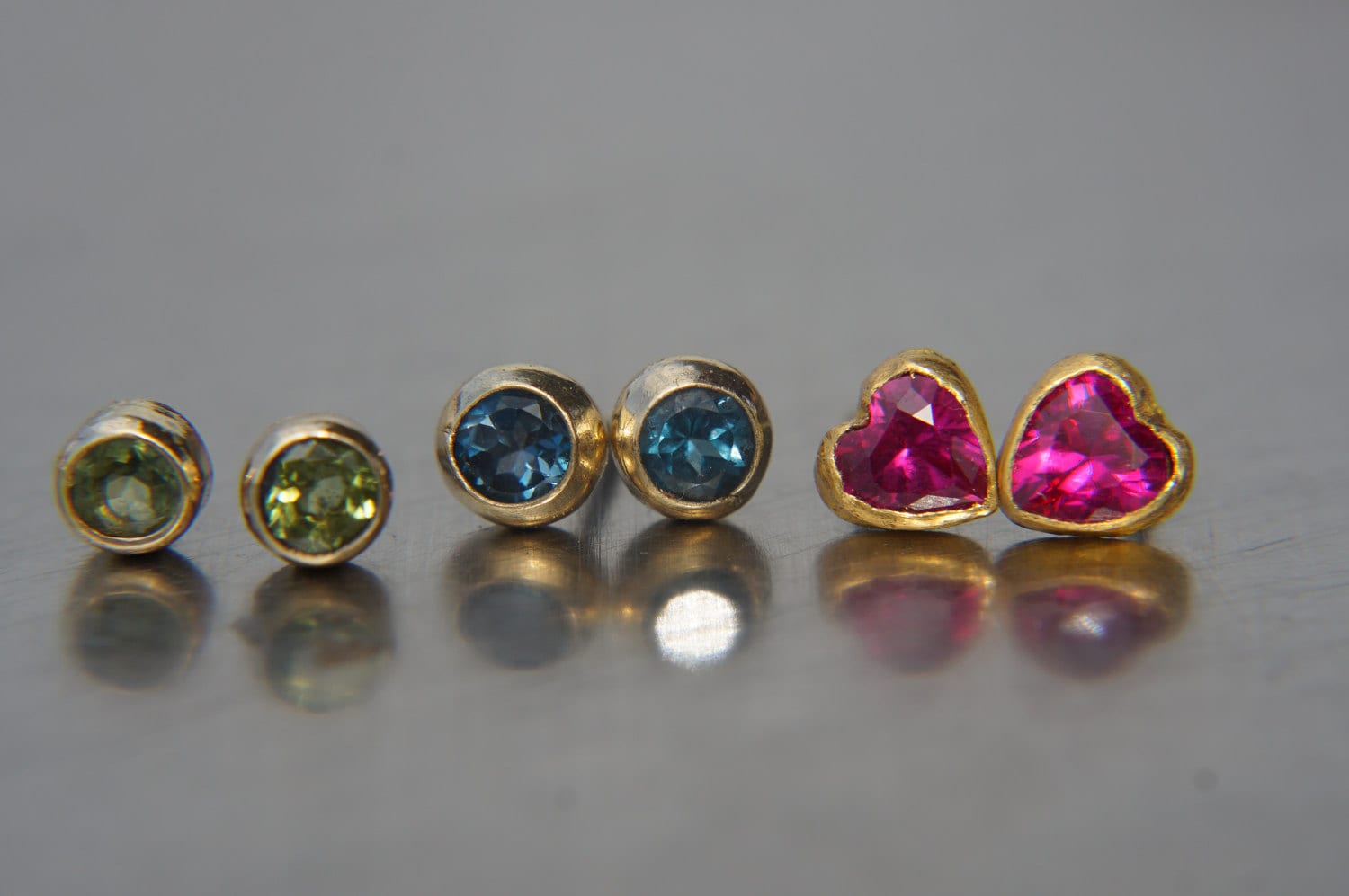 Solide 14K Gold//Schweizer Blautopas Ohrringe// Einzelstück//Ohrstecker//14K Goldohrringe//Schweizer Ohrringe//14K Mit Stein von geffenjewelry