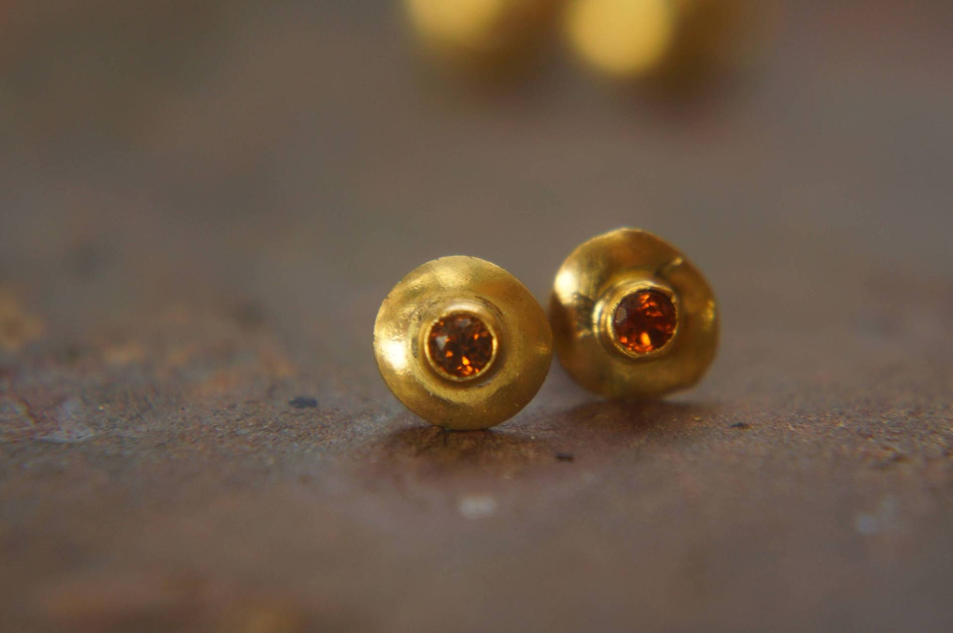 Solide 22K Gold//Orange Saphir Ohrstecker//Orange Ohrringe//Ohrstecker//22K Gold Ohrringe//Orange Ohrstecker//Hand Made von geffenjewelry