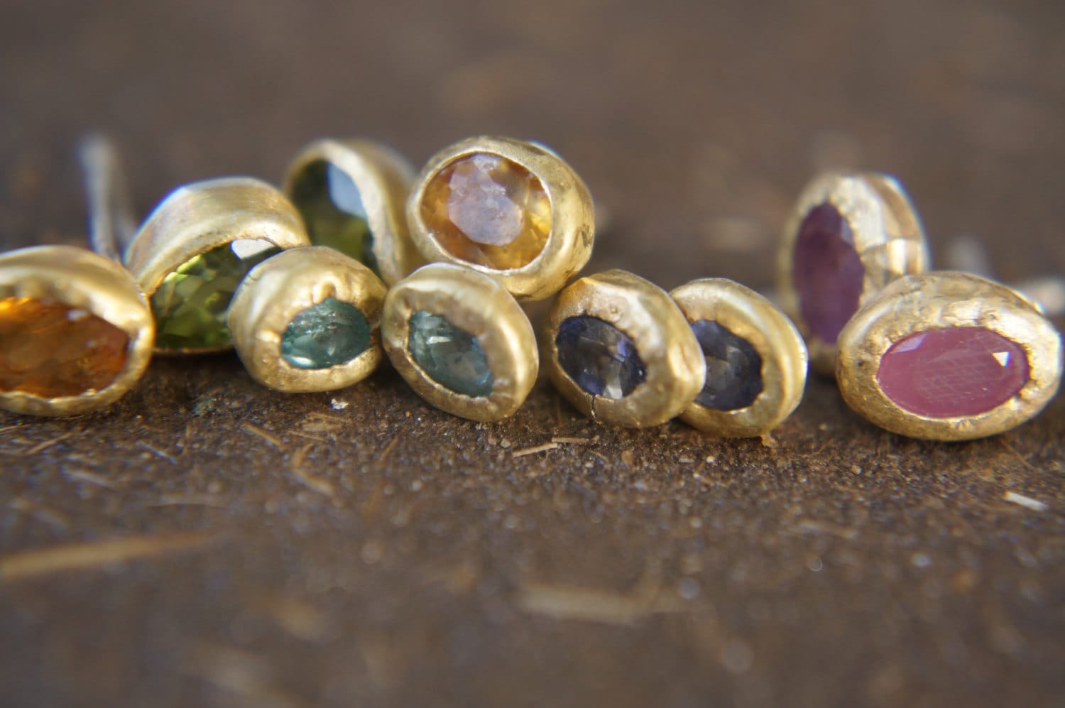 Solide 22K Gold - Blautopas - Ohrstecker-Hellblaue Ohrringe-Ohrstecker-22K Gold Ohrringe - Blaue Ohrringe-Massiv Ohrstecker - Ohrstecker von geffenjewelry