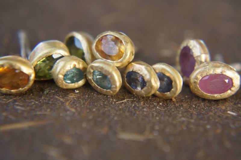 Solide 22K Gold - Blautopas - Ohrstecker-Hellblaue Ohrringe-Ohrstecker-22K Gold Ohrringe - Blaue Ohrringe-Massiv Ohrstecker - Ohrstecker von geffenjewelry