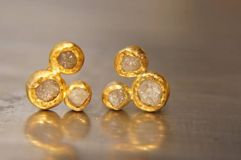 Solide 24 K Gold //Rohdiamant Ohrstecker //Rohen Diamant Ohrringe //Ohrstecker //24 Gold/Handgefertigte von geffenjewelry