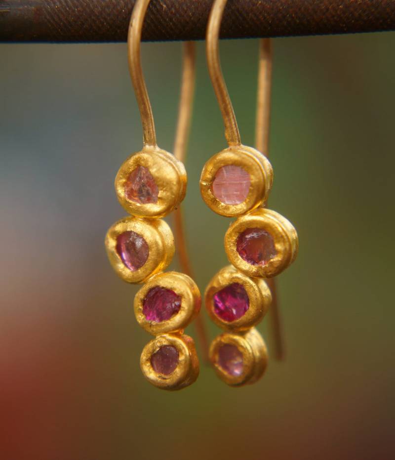 Solide Gold Rubin Ohrringe //Rosa Rot Edelstein //24 K Gold Baumschminken & //Gold Und Turmalin //24K von geffenjewelry