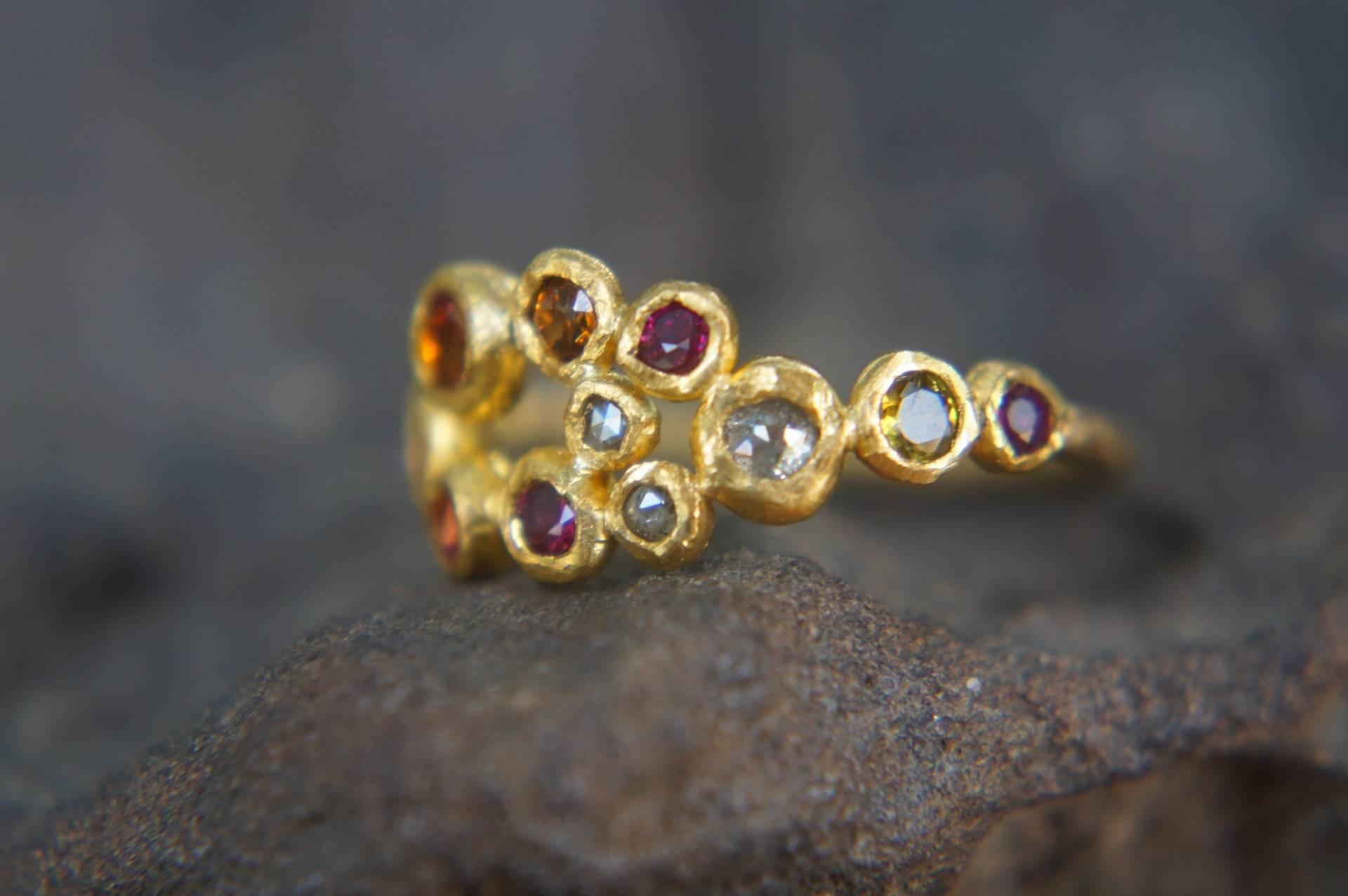 Vergoldeter Saphir Rubin Ring // Handgefertigter Diamant Verlobungsring 24K Goldring Ohrringe Gold Ohrring von geffenjewelry