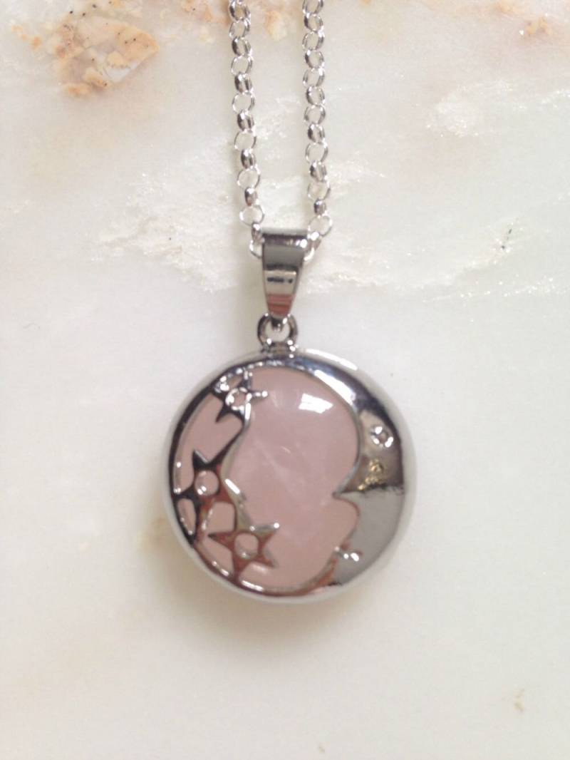 Rosenquarz Mond Und Sterne Halskette Rosenquarz Mond Und Sterne Halskette von gemaliciousboutique