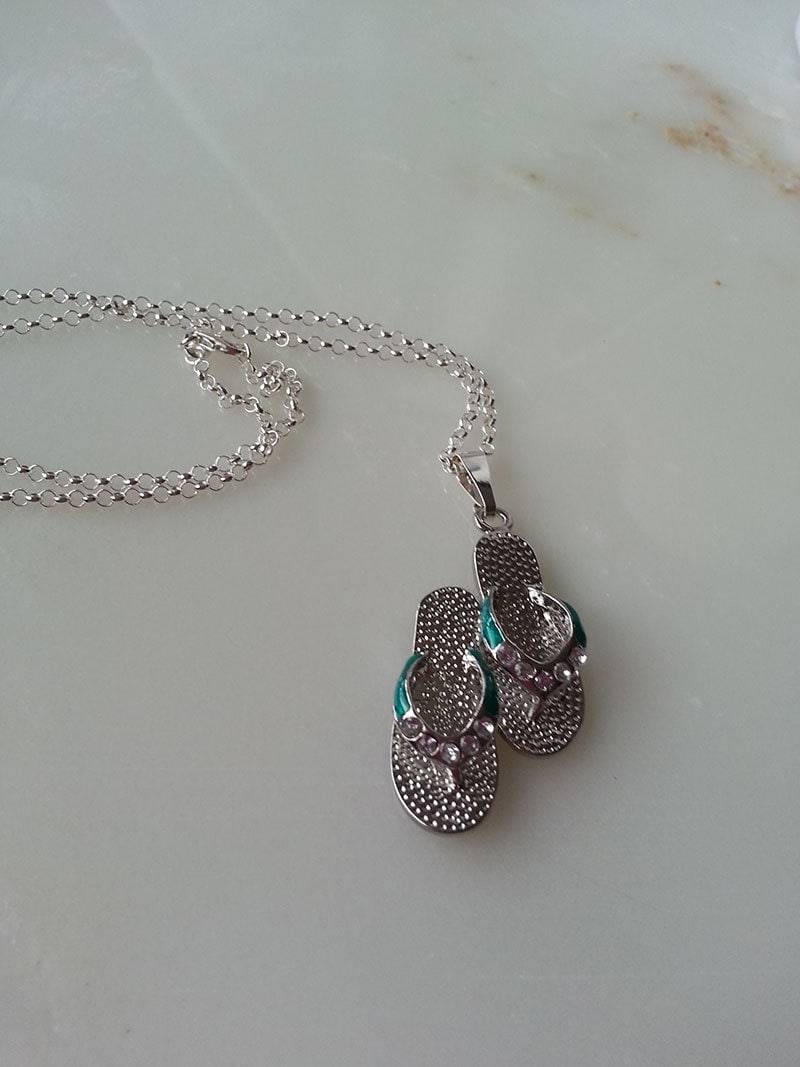 Silber Fertigen Flip Flop Anhänger Mit Sterling Kette Gefüllt Silber Fertigen Flip Flop Anhänger Mit Sterling Kette Gefüllt von gemaliciousboutique