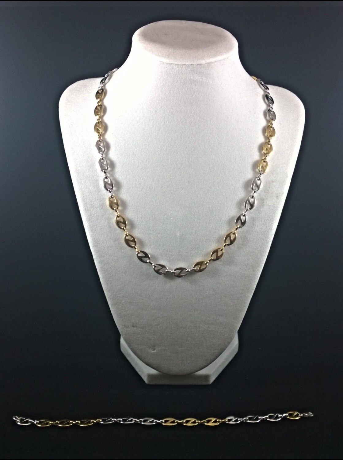 Wunderschönes 24-Karat-Goldset Bicolor Wunderschönes 24-Karat-Goldset Bicolor von gemaray