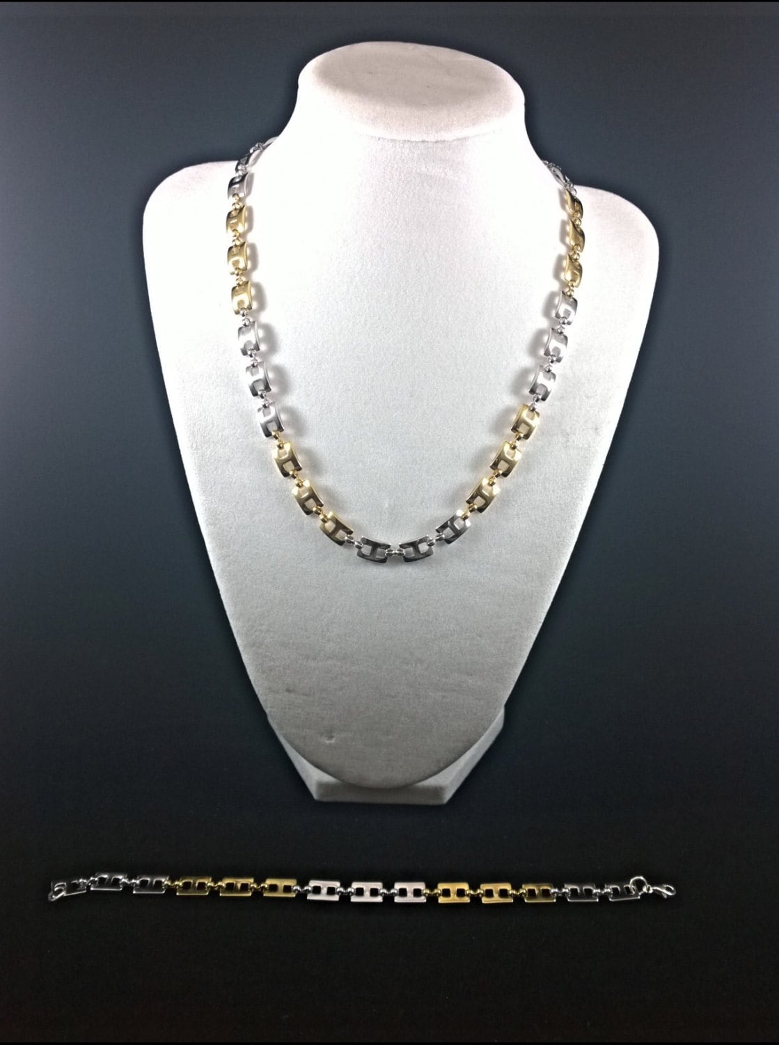 Wunderschönes 24-Karat-Goldset Bicolor Wunderschönes 24-Karat-Goldset Bicolor von gemaray