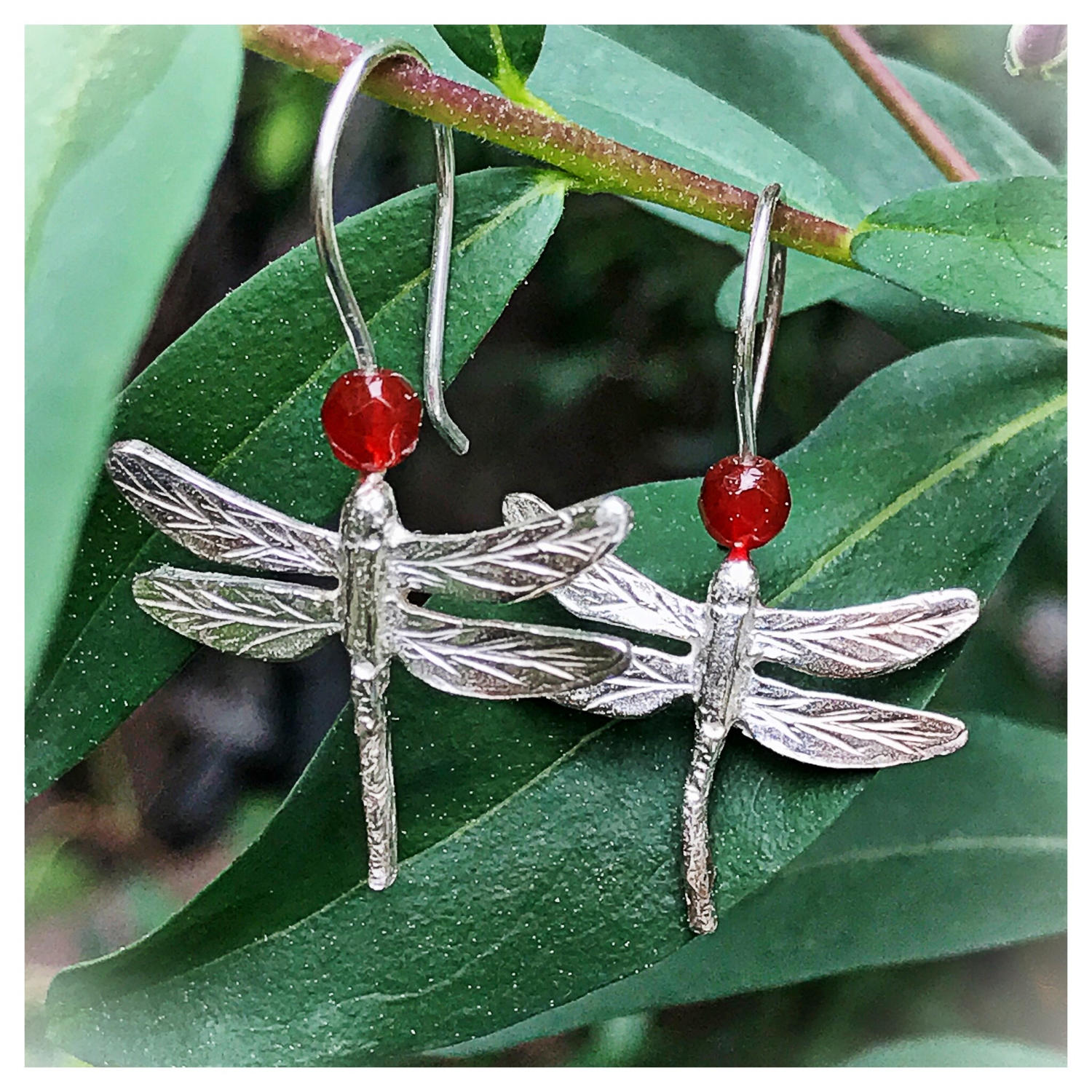 Libellenohrringe. Silberne Libellenohrringe Aus Silber Und Karneol von gemmaferran