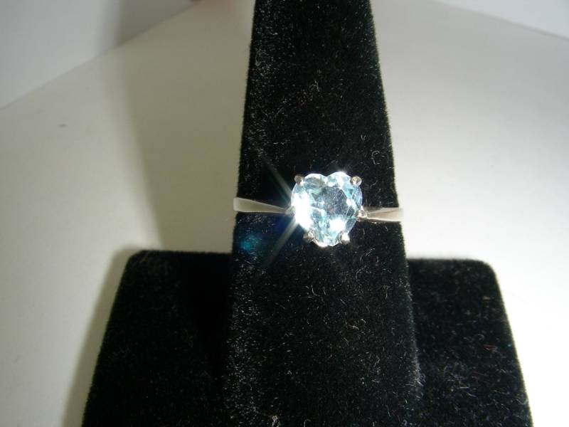 Echte Blaue Topas Herz in Sterling Silber Ring Größe 7 1/2 Echte Blaue Topas Herz in Sterling Silber Ring Größe 7 1/2 von gemnut1171