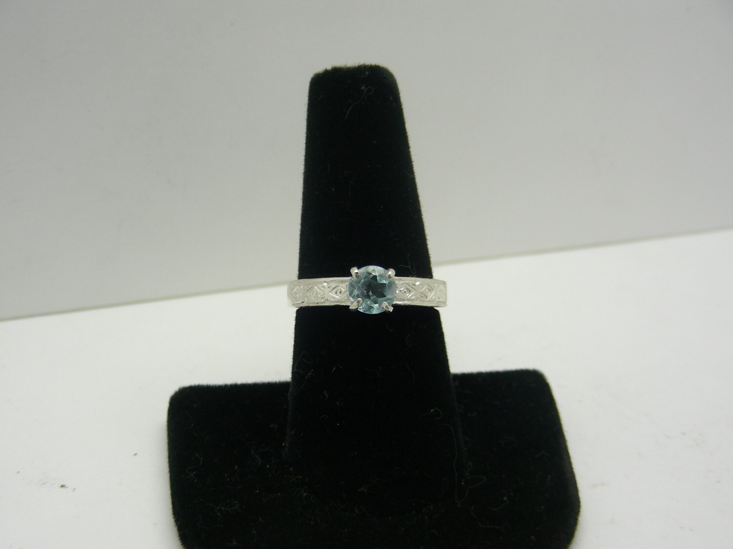 Echte Blaue Topas in Sterling Silber Geätzt Ring Größe 7 Echte Blaue Topas in Sterling Silber Geätzt Ring Größe 7 von gemnut1171