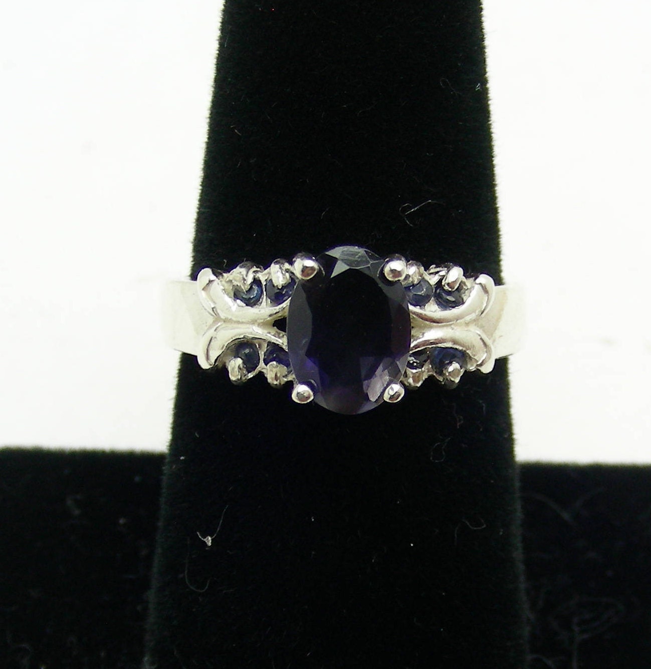 Echte Iolith Oval Mit Saphir Akzente Ss Ring Echte Iolith Oval Mit Saphir Akzente Ss Ring von gemnut1171