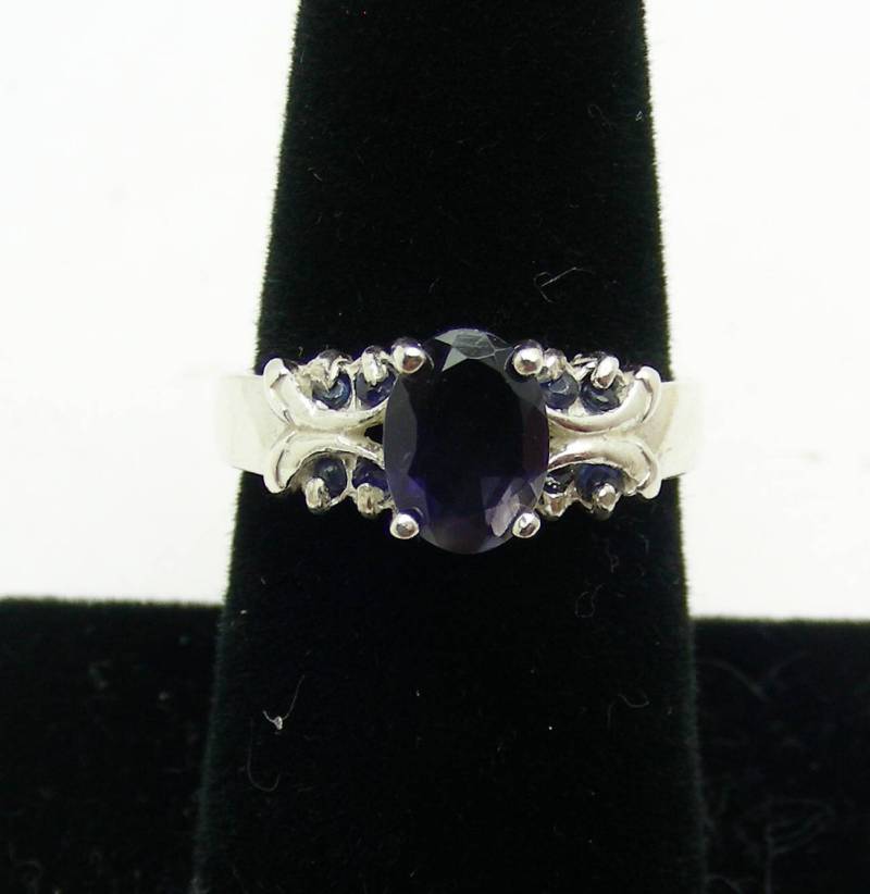 Echte Iolith Oval Mit Saphir Akzente Ss Ring Echte Iolith Oval Mit Saphir Akzente Ss Ring von gemnut1171