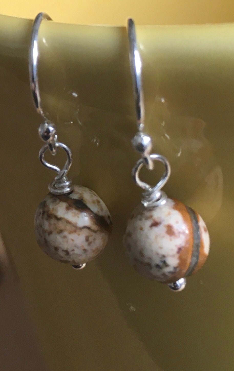 Bild Jaspis Ohrringe, Halbedelsteine Sterling Silber Tan Braun Ohrringe Beige Perlen Baumeln von gemsbytheshore