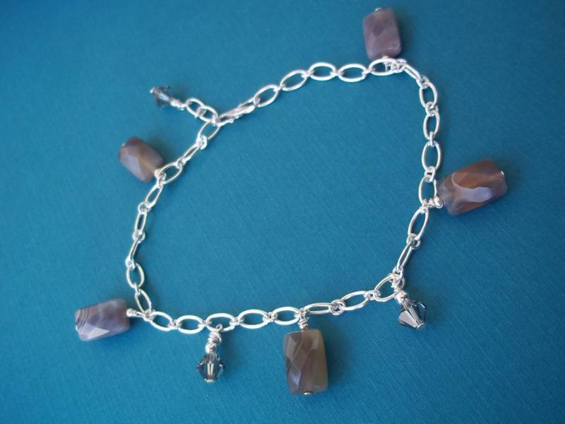 Botswana Achat Armband, Swarovski Kristall Verstellbare Sterling Silber Kettenarmband Halbedelsteine Grau Smokey Braun von gemsbytheshore