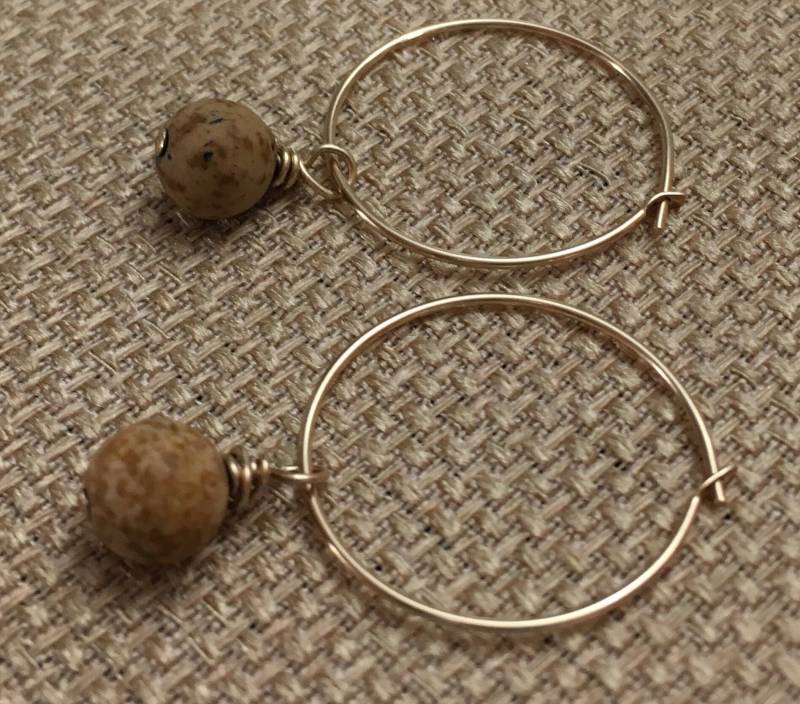 Creolen Matte Tan Bild Jaspis Ohrringe, Halbedelsteine 14K Gold Fill Wire Wrapped Beaded Creolen Matte Tan Bild Jaspis Ohrringe, Halbedelsteine 14K Gold Fill Wire Wrapped Beaded von gemsbytheshore