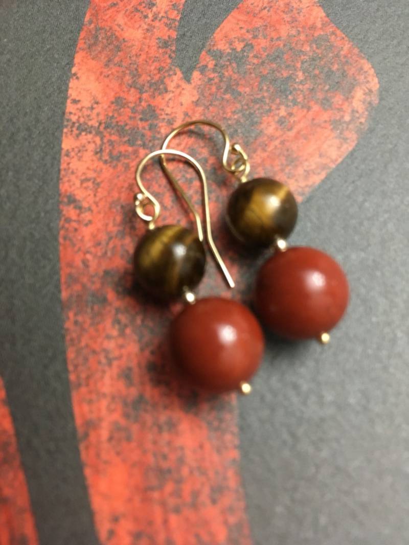 Tigerauge Ohrringe, Roter Jaspis Terracota Ziegelrot Und Braun 14K Gold Filled, Halbedelsteine von gemsbytheshore