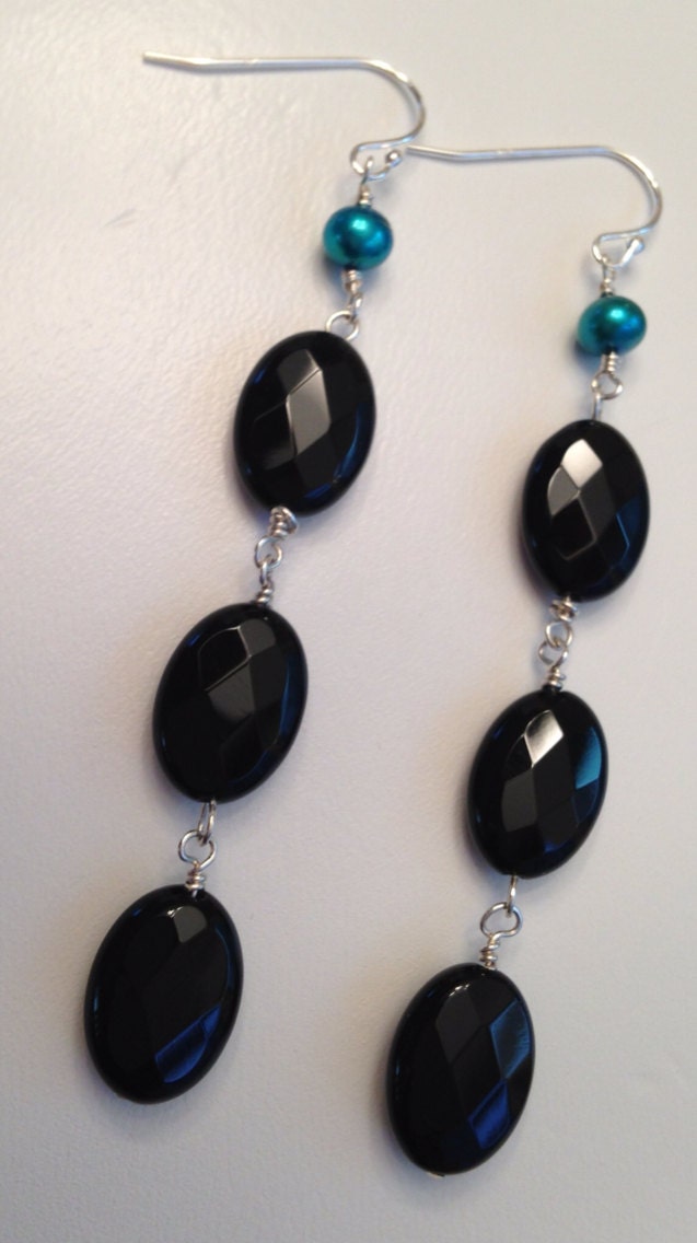 Trios Schwarzer Onyx Edelstein Ohrringe, Türkis Süßwasser Perlen Sterling Silber, Facettierter Oval Ohrring von gemsbytheshore