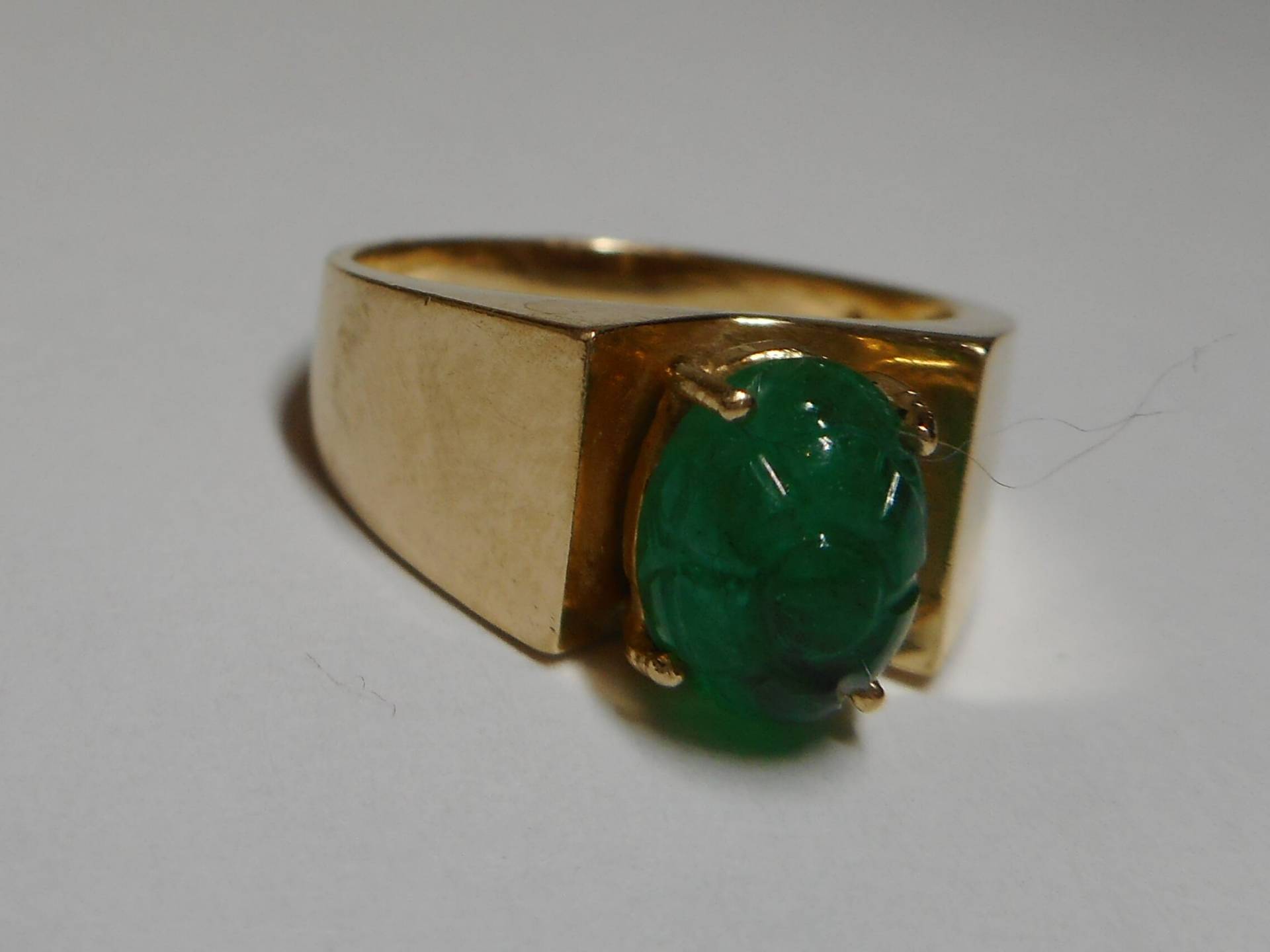 Ring 1.09 Karat Naturgrün Geschnitzter Cabochon Smaragd Beryll Edelstein 14K 1960Er Jahre von gemsjewelrydiamonds