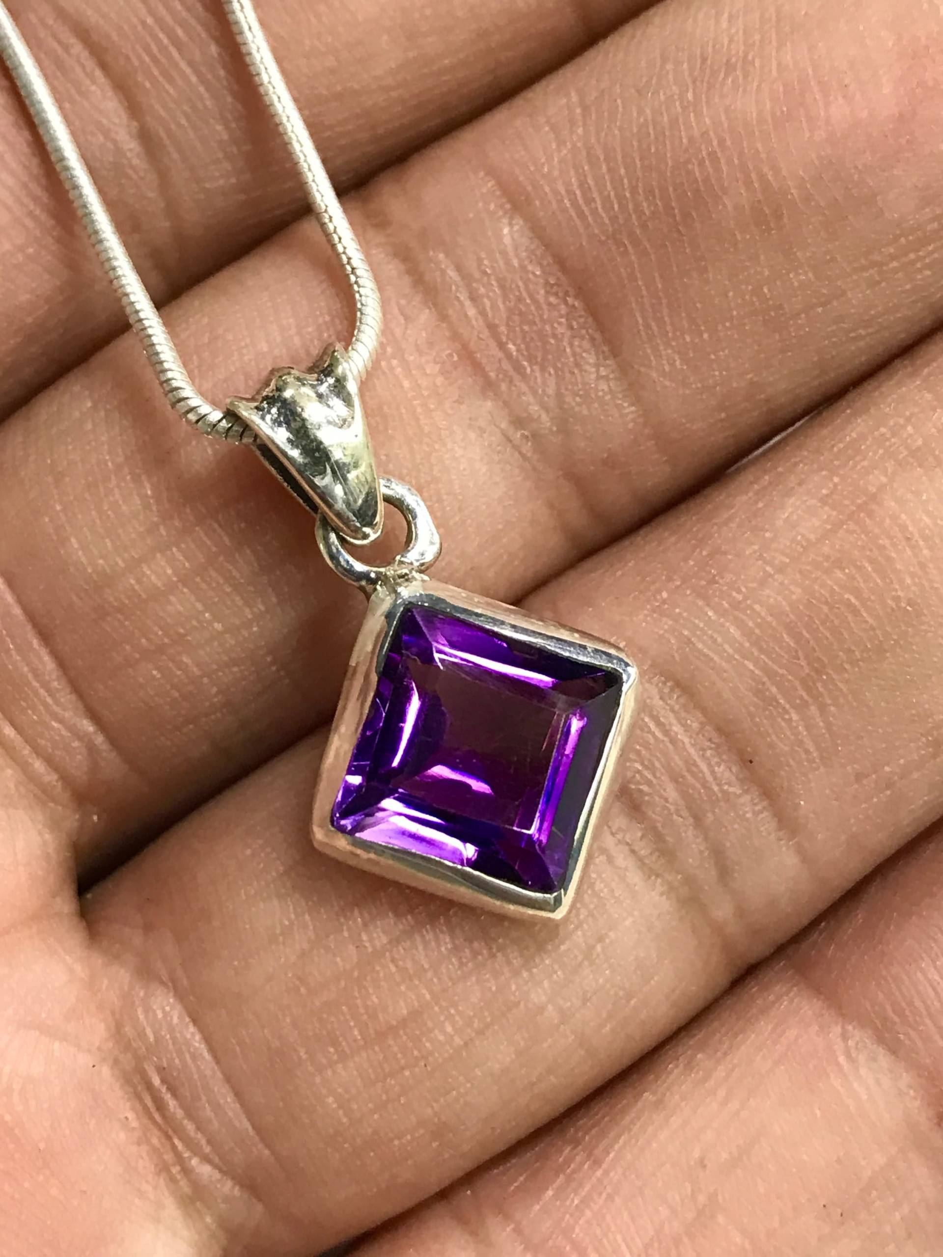 Amethyst Anhänger Erstaunliche Edelsteine Natürliche Lila Farbe Halskette Mit 92, 5 Sterling Silber Gemacht Amethyst Anhänger Erstaunliche Edelsteine Natürliche Lila Farbe Halskette Mit 92, 5 Sterling Silber Gemacht von gemsnjewelry