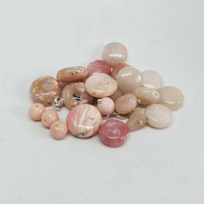 Rosa Peru Opal Eingefasst in Sterling Silber - Charm Für Oktober Rosa Peru Opal Eingefasst in Sterling Silber - Charm Für Oktober von gemstonetalisman