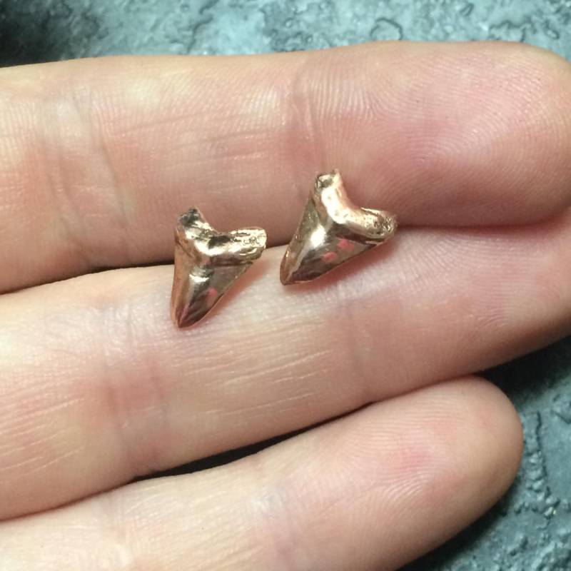 Megalodon Haifischzahn Ohrstecker - Wird in Silber, Gold Oder Platin Hergestellt von generationpunk