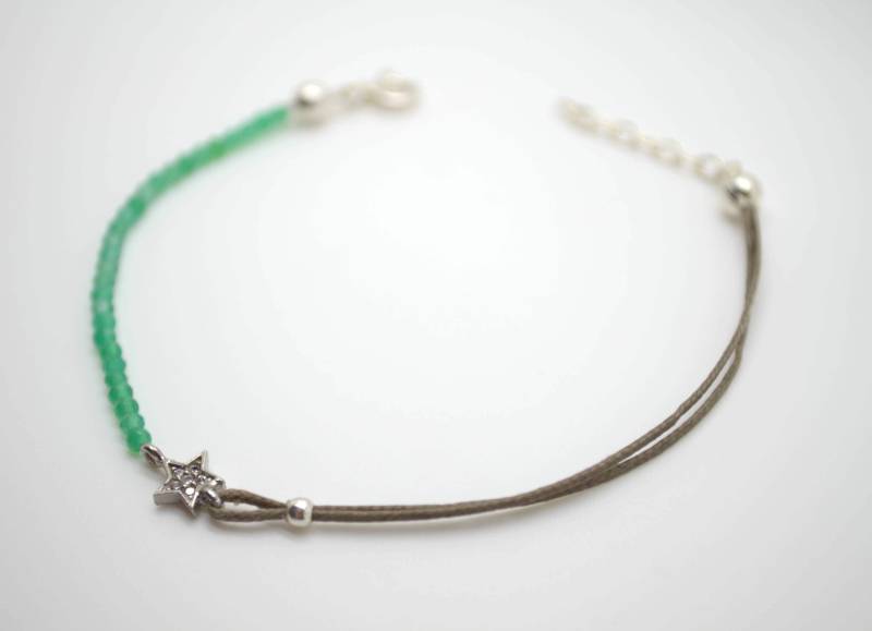 stern Charm Armband. Grünes Onyx Edelstein Zartes Armband von georgiaroidou