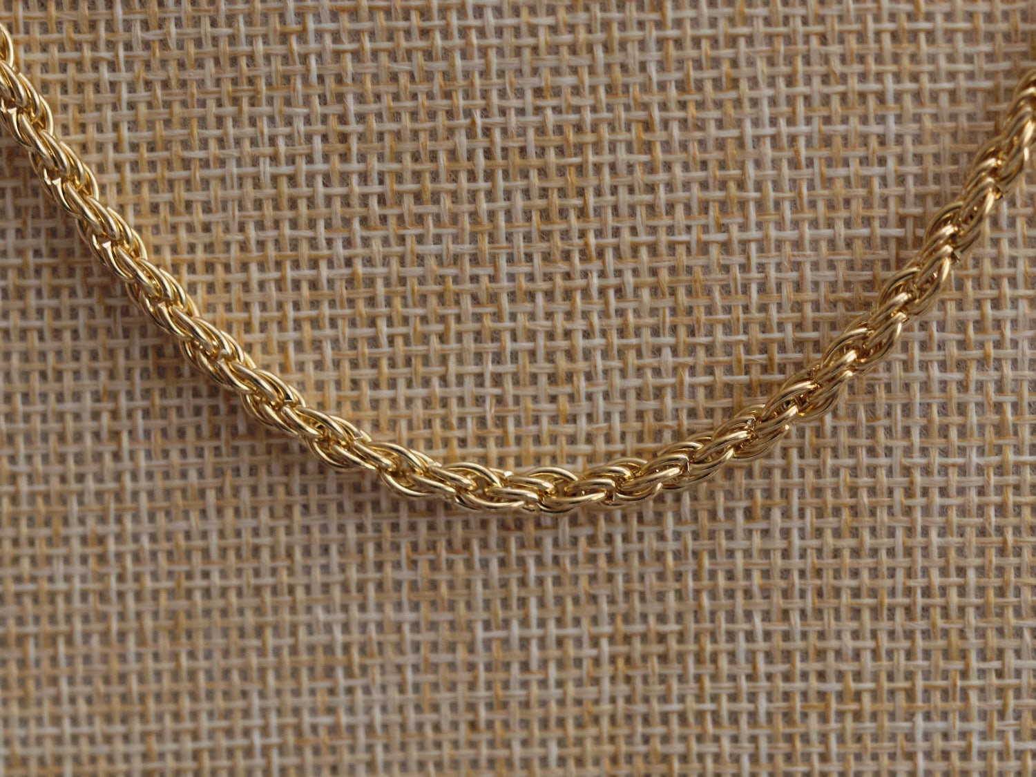 45cm Gold Ton Seil Kette 45cm Gold Ton Seil Kette von geovintagejewellery