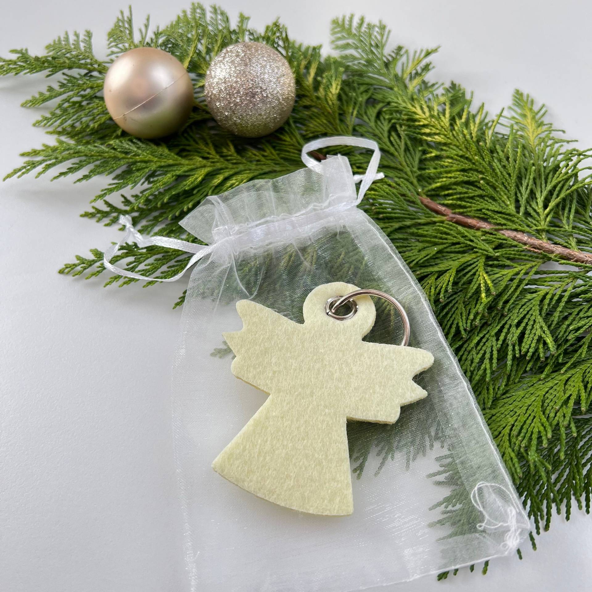 Filzengel Schlüsselanhänger - Schutzengel Anhänger Aus Filz, Glücksbringer Geschenk, Engel Für Freunde & Familie Filzengel Schlüsselanhänger - Schutzengel Anhänger Aus Filz, Glücksbringer Geschenk, Engel Für Freunde & Familie von geschichtenkarten