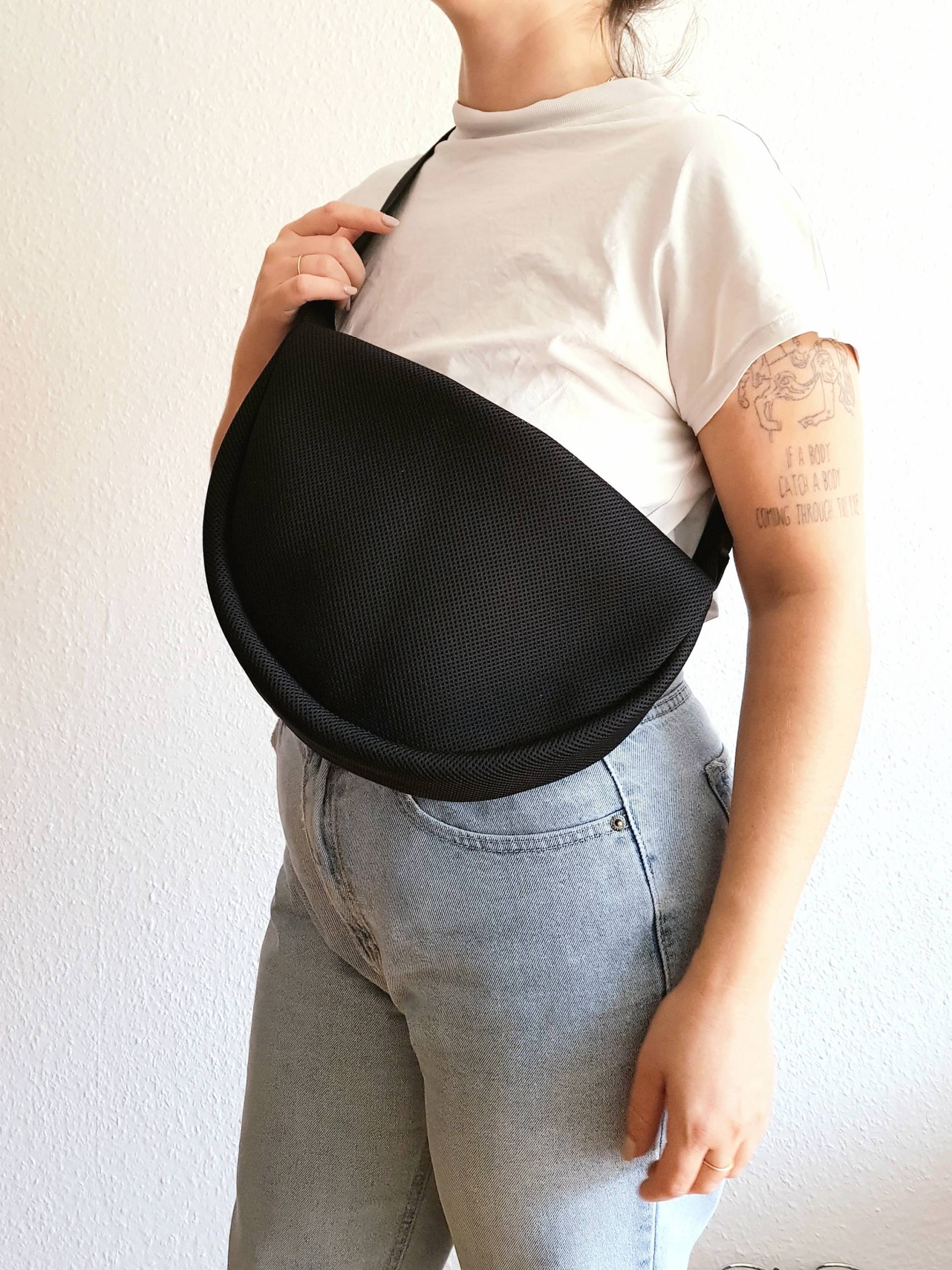 Moonbag Aus Schwarzem Mesh Moonbag Aus Schwarzem Mesh von getfinster