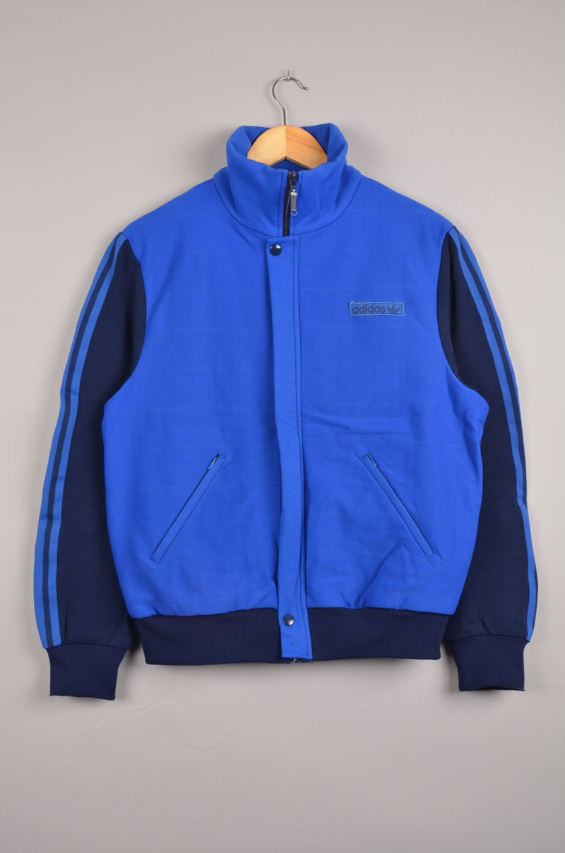 Vintage-Jacke Von Adidas, Vintage-Pullover Adidas-Rundhalsausschnitt, Adidas-Windjacke, Adidas-Vintage, Vintage-Windjacke, Adidas-Trainingsjacke Vintage-Jacke Von Adidas, Vintage-Pullover Adidas-Rundhalsausschnitt, Adidas-Windjacke, Adidas-Vintage, Vintage-Windjacke, Adidas-Trainingsjacke von getfittedvintage